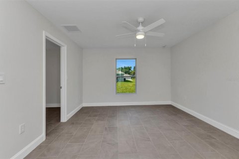 House in North Port, Florida 4 bedrooms, 135.54 sq.m. № 1818903 - photo 28