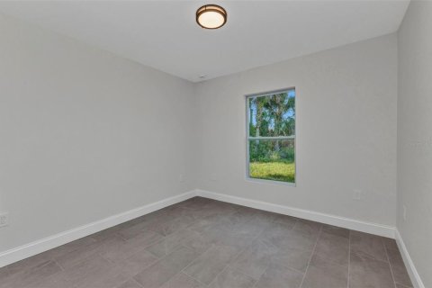 House in North Port, Florida 4 bedrooms, 135.54 sq.m. № 1818903 - photo 19
