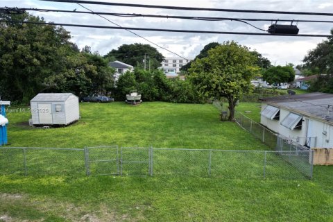 Купить коммерческую недвижимость в Майами, Флорида № 2014109 - фото 6