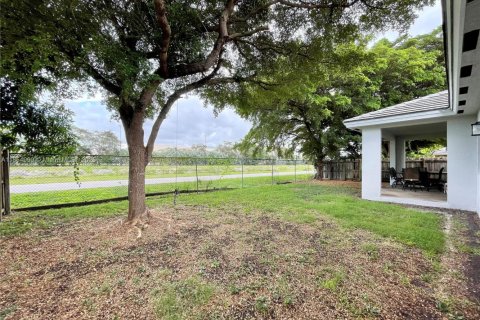 House in Homestead, Florida 4 bedrooms, 175.49 sq.m. № 1874720 - photo 11