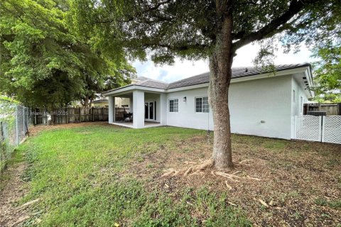 House in Homestead, Florida 4 bedrooms, 175.49 sq.m. № 1874720 - photo 14