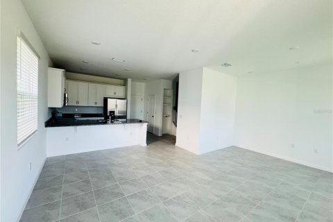 Adosado en alquiler en Apopka, Florida, 4 dormitorios, 151.15 m2 № 1755259 - foto 3