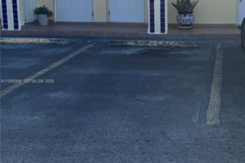 Купить кондоминиум в Хайалиа Гарденс, Флорида 2 спальни, 80.82м2, № 2025548 - фото 2