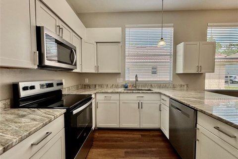 Casa en alquiler en Kissimmee, Florida, 3 dormitorios, 179.67 m2 № 1907812 - foto 8