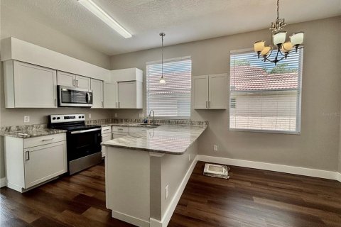 Casa en alquiler en Kissimmee, Florida, 3 dormitorios, 179.67 m2 № 1907812 - foto 6