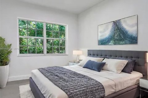 Commercial property in Miami Beach, Florida № 2008914 - photo 11