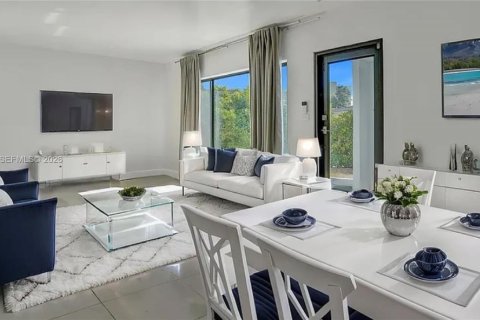 Commercial property in Miami Beach, Florida № 2008914 - photo 10