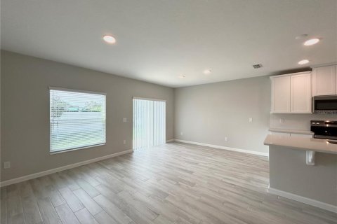 House in Orlando, Florida 3 bedrooms, 128.11 sq.m. № 1912775 - photo 2