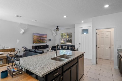 Adosado en venta en Winter Garden, Florida, 3 dormitorios, 166.2 m2 № 1785176 - foto 18