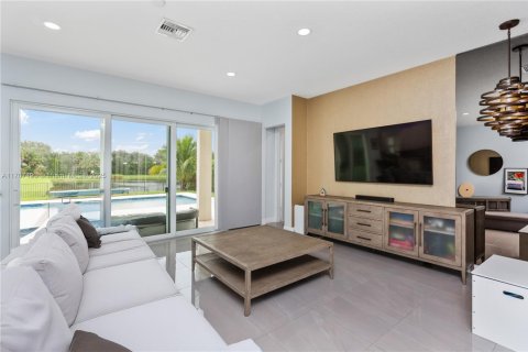 House in Cooper City, Florida 5 bedrooms, 300.45 sq.m. № 1663454 - photo 15