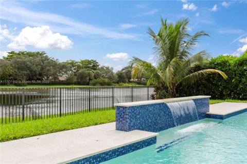 House in Cooper City, Florida 5 bedrooms, 300.45 sq.m. № 1663454 - photo 6