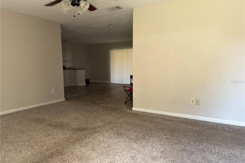 Villa ou maison à louer à Seffner, Floride: 3 chambres, 114.73 m2 № 2425603 - photo 10