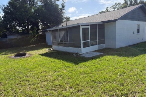 Villa ou maison à louer à Seffner, Floride: 3 chambres, 114.73 m2 № 2425603 - photo 2