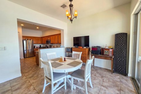 Touwnhouse à vendre à West Palm Beach, Floride: 3 chambres, 236.99 m2 № 2406146 - photo 4