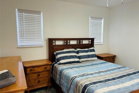 Condo in Sunrise, Florida, 2 bedrooms № 2182343 - photo 9