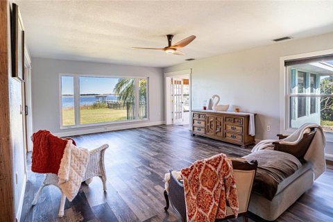 House in Winter Haven, Florida 4 bedrooms, 273.78 sq.m. № 1548680 - photo 20