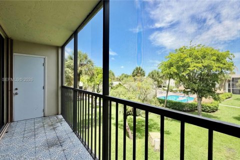 Apartment in Miami, Florida 1 bedroom, 65.5 sq.m. № 2077416 - photo 9