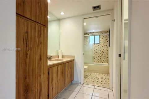 Apartment in Miami, Florida 1 bedroom, 65.5 sq.m. № 2077416 - photo 12