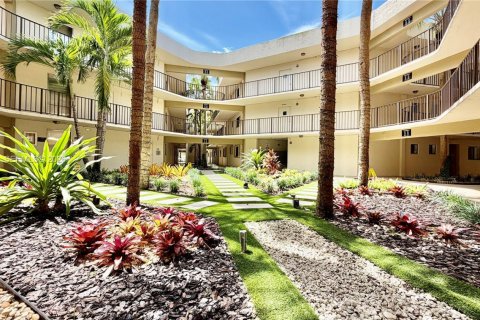 Apartment in Miami, Florida 1 bedroom, 65.5 sq.m. № 2077416