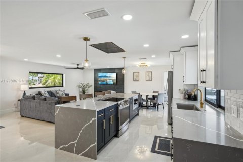 Casa en venta en Cape Coral, Florida, 3 dormitorios, 194.07 m2 № 1864018 - foto 7