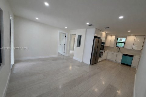 House in Miami, Florida 3 bedrooms, 98.38 sq.m. № 1986029 - photo 4