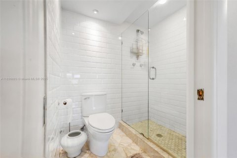 Condo in Miami, Florida, 2 bedrooms  № 1821650 - photo 18