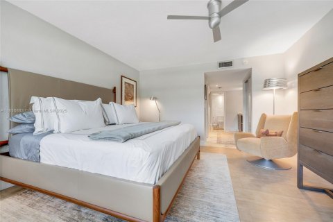 Condo in Miami, Florida, 2 bedrooms  № 1821650 - photo 22