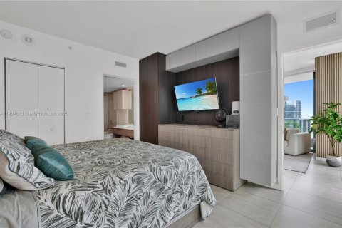 Condo in Miami, Florida, 3 bedrooms  № 1955895 - photo 27