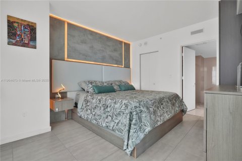 Condo in Miami, Florida, 3 bedrooms  № 1955895 - photo 21