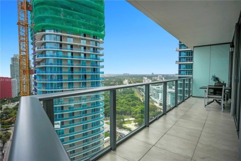 Condo in Miami, Florida, 3 bedrooms  № 1955895 - photo 13