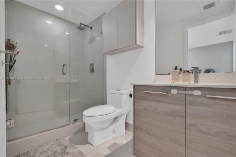 Condo in Miami, Florida, 3 bedrooms  № 1955895 - photo 24