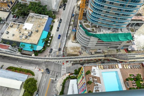 Condo in Miami, Florida, 3 bedrooms  № 1955895 - photo 8