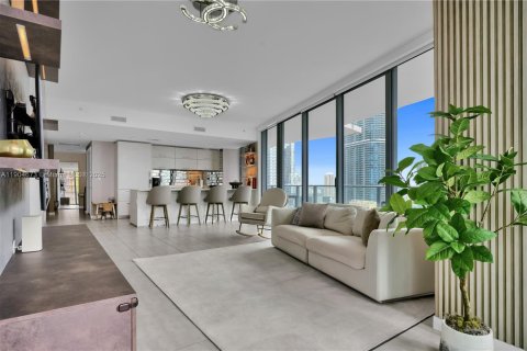 Condo in Miami, Florida, 3 bedrooms  № 1955895 - photo 4