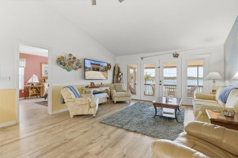 Casa en venta en Crystal River, Florida, 3 dormitorios, 111.48 m2 № 2097784 - foto 3