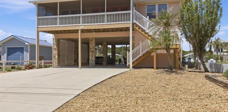 Casa en Crystal River, Florida 3 dormitorios, 111.48 m2 № 2097784