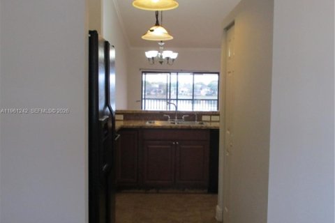 Condo in Oakland Park, Florida, 2 bedrooms  № 2024293 - photo 18