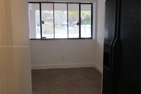 Condo in Oakland Park, Florida, 2 bedrooms  № 2024293 - photo 20