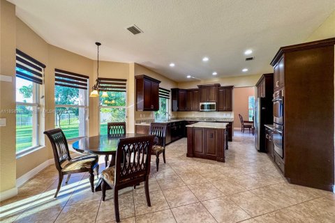 Villa ou maison à louer à Boynton Beach, Floride: 5 chambres, 310.01 m2 № 1882511 - photo 5