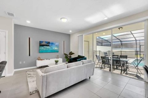 Townhouse in Davenport, Florida 5 bedrooms, 210.8 sq.m. № 1562757 - photo 8