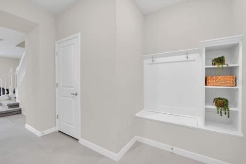 Townhouse in Davenport, Florida 5 bedrooms, 210.8 sq.m. № 1562757 - photo 4