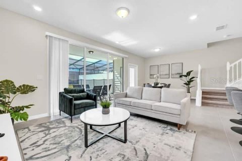 Townhouse in Davenport, Florida 5 bedrooms, 210.8 sq.m. № 1562757 - photo 6
