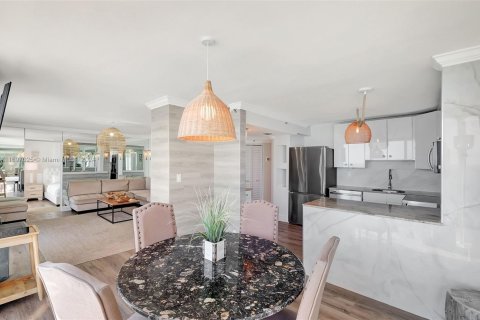 Снять в аренду кондоминиум в Майами-Бич, Флорида 2 спальни, 117.61м2, № 2034285 - фото 7