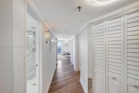 Снять в аренду кондоминиум в Майами-Бич, Флорида 2 спальни, 117.61м2, № 2034285 - фото 17