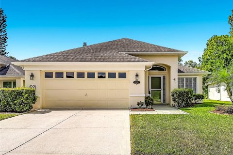 House in New Port Richey, Florida 3 bedrooms, 174.1 sq.m. № 2238825