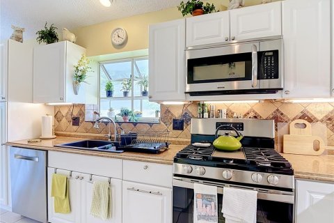 Villa ou maison à vendre à New Port Richey, Floride: 3 chambres, 174.1 m2 № 2238825 - photo 6