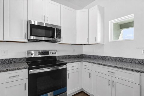 Touwnhouse à vendre à Davenport, Floride: 4 chambres, 189.06 m2 № 2438382 - photo 9