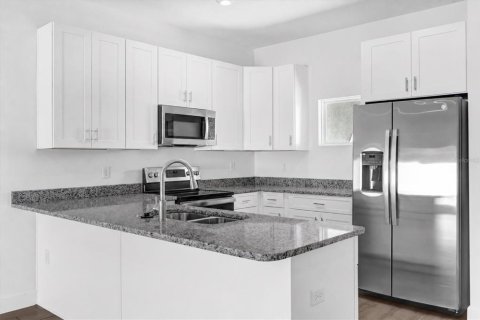 Touwnhouse à vendre à Davenport, Floride: 4 chambres, 189.06 m2 № 2438382 - photo 8