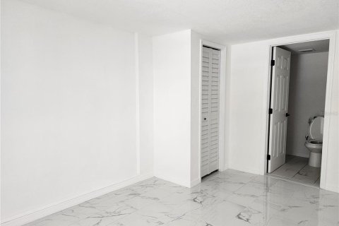 Casa en venta en Port Richey, Florida, 4 dormitorios, 117.99 m2 № 1910699 - foto 7