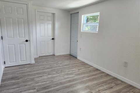 Casa en venta en Port Richey, Florida, 4 dormitorios, 117.99 m2 № 1910699 - foto 10