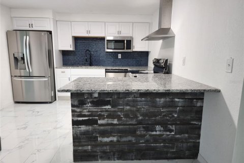 Casa en venta en Port Richey, Florida, 4 dormitorios, 117.99 m2 № 1910699 - foto 2